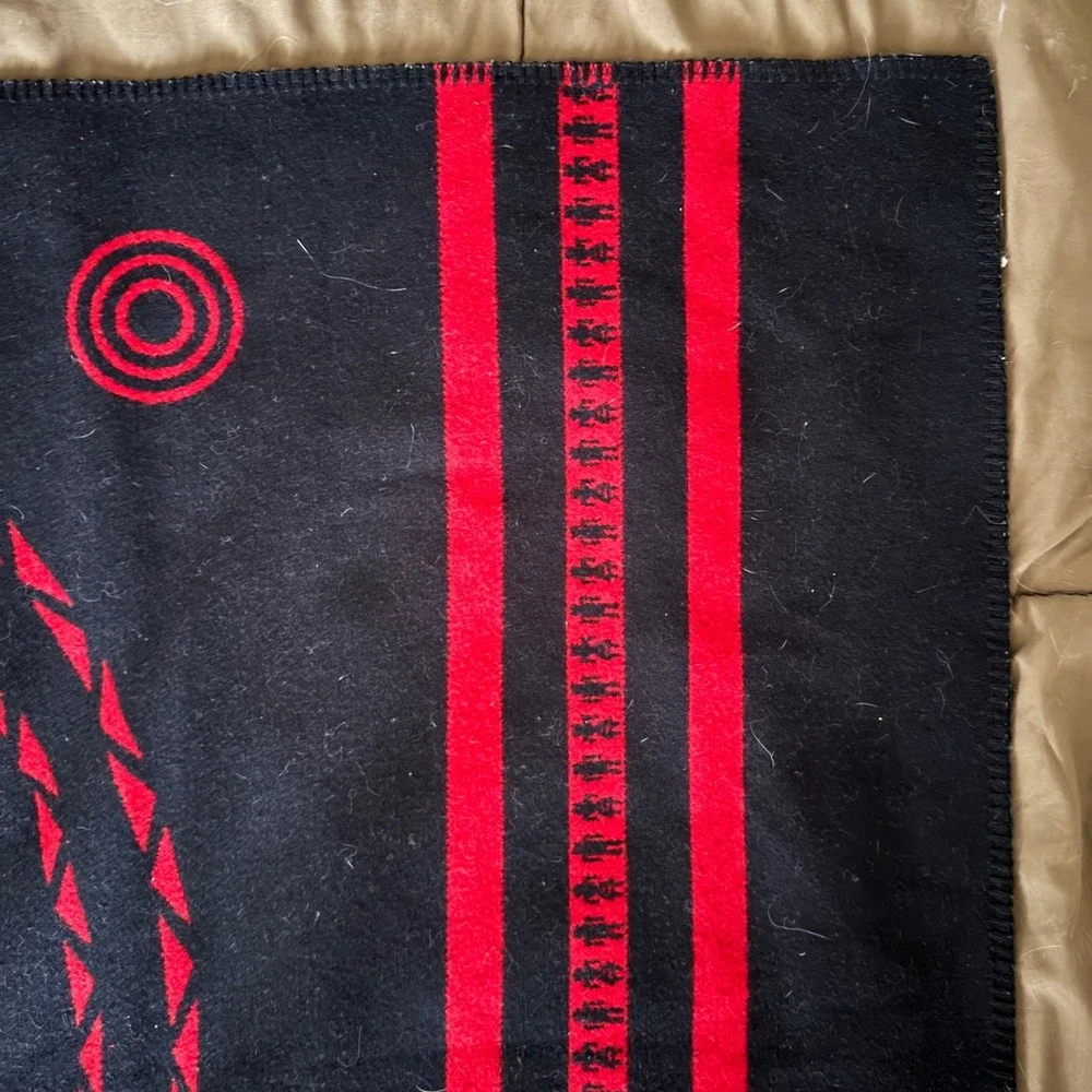 Pendleton Ikanum Blanket Confederated Tribes Grand Ronde Wool Red Black USA Made